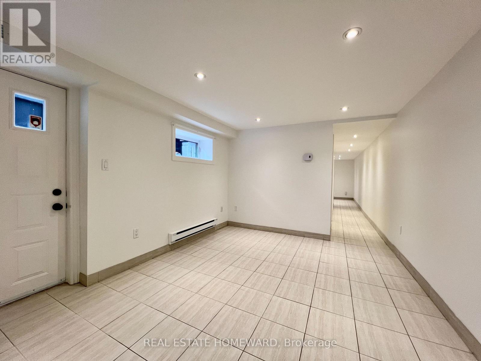 Lower - 220 Pape Avenue, Toronto, Ontario  M4M 2V8 - Photo 3 - E12612668