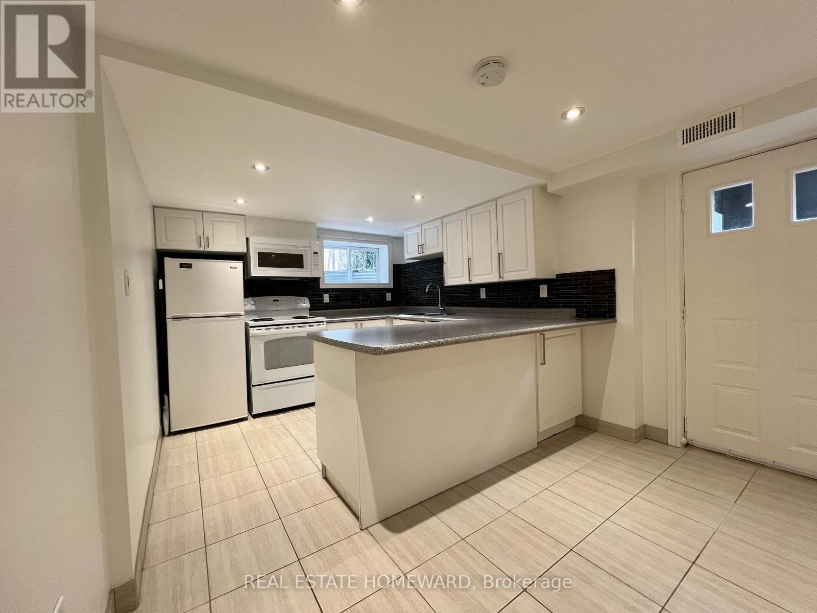 Lower - 220 Pape Avenue, Toronto, Ontario  M4M 2V8 - Photo 4 - E12612668