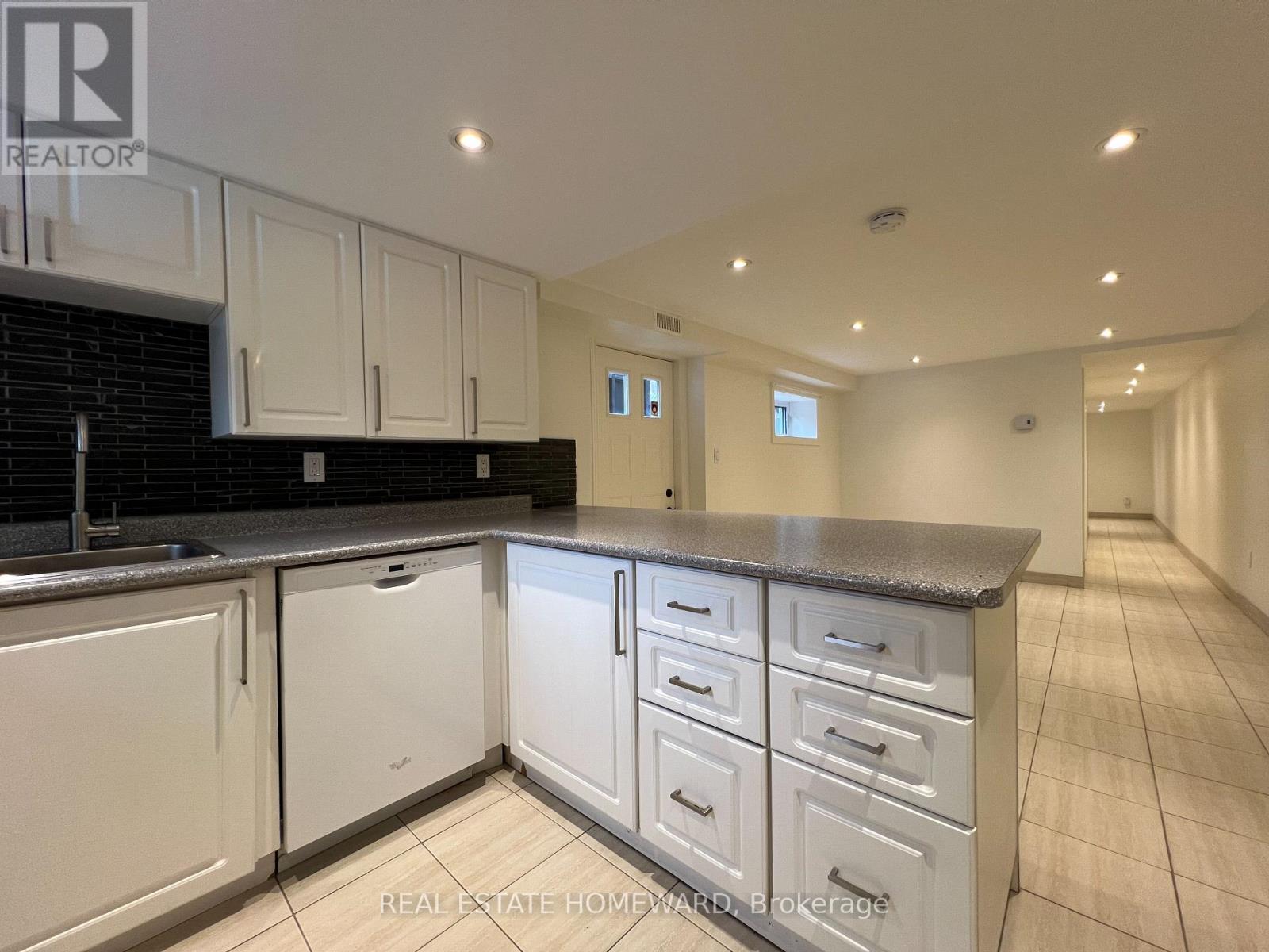 Lower - 220 Pape Avenue, Toronto, Ontario  M4M 2V8 - Photo 6 - E12612668