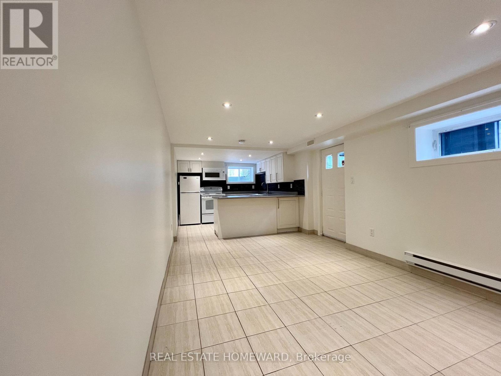 Lower - 220 Pape Avenue, Toronto, Ontario  M4M 2V8 - Photo 7 - E12612668