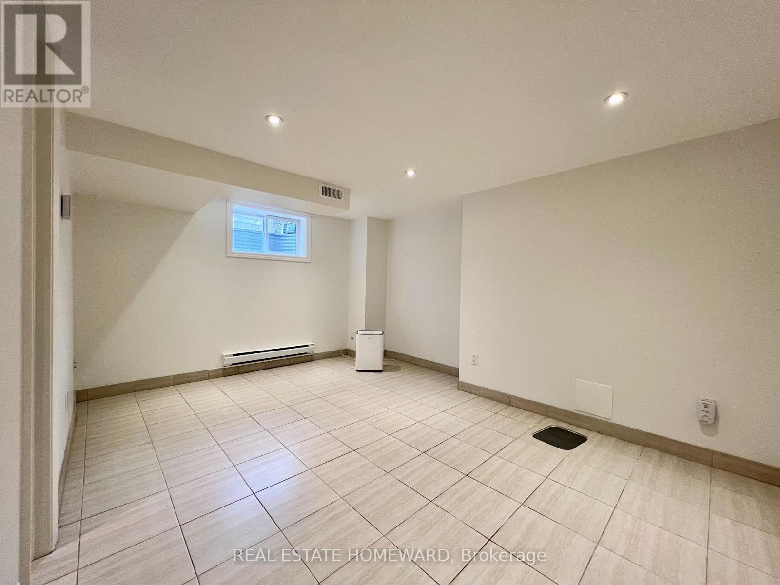 Lower - 220 Pape Avenue, Toronto, Ontario  M4M 2V8 - Photo 9 - E12612668