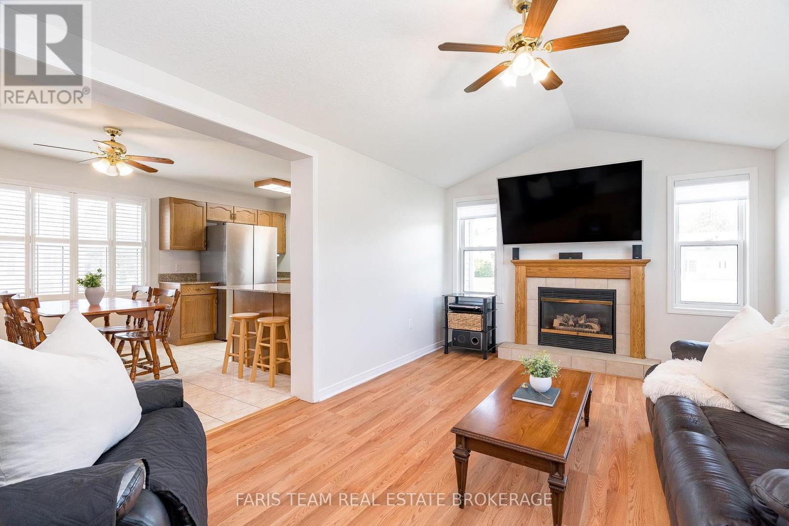 30 Indiana Avenue, Wasaga Beach, Ontario  L9Z 3A8 - Photo 16 - S12491360