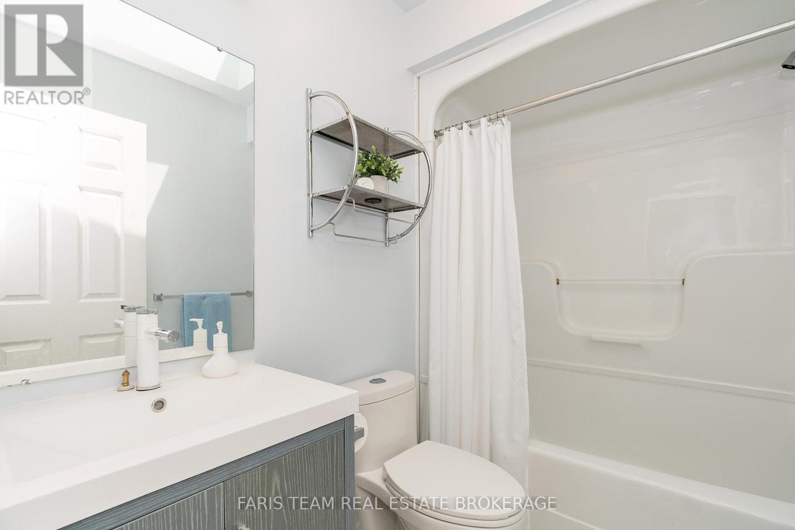 30 Indiana Avenue, Wasaga Beach, Ontario  L9Z 3A8 - Photo 25 - S12491360