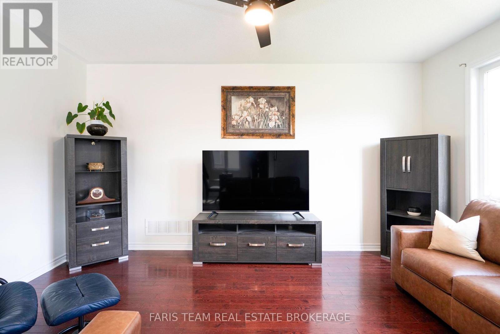 83 White Sands Way, Wasaga Beach, Ontario L9Z 0E1 - Photo 14 - S12574282