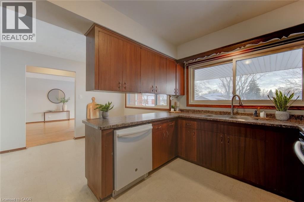 50 Fairlawn Road, Kitchener, Ontario  N2C 1X9 - Photo 11 - 40792864