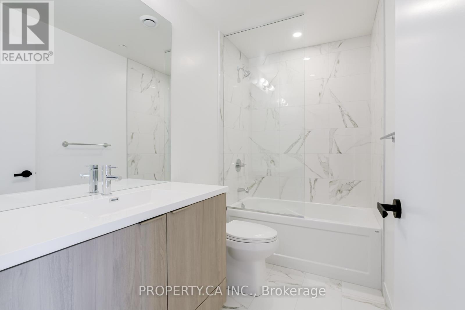 4010 - 8 Interchange Way, Vaughan, Ontario  L4K 5Z7 - Photo 19 - N12612612