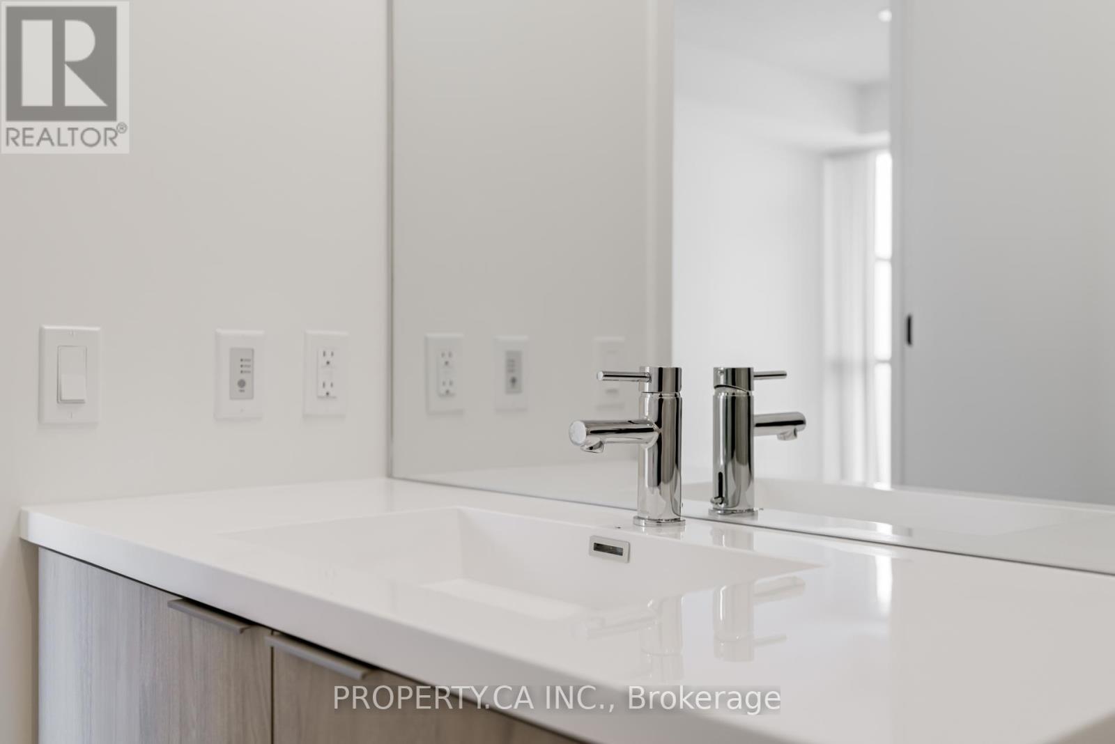 4010 - 8 Interchange Way, Vaughan, Ontario  L4K 5Z7 - Photo 20 - N12612612