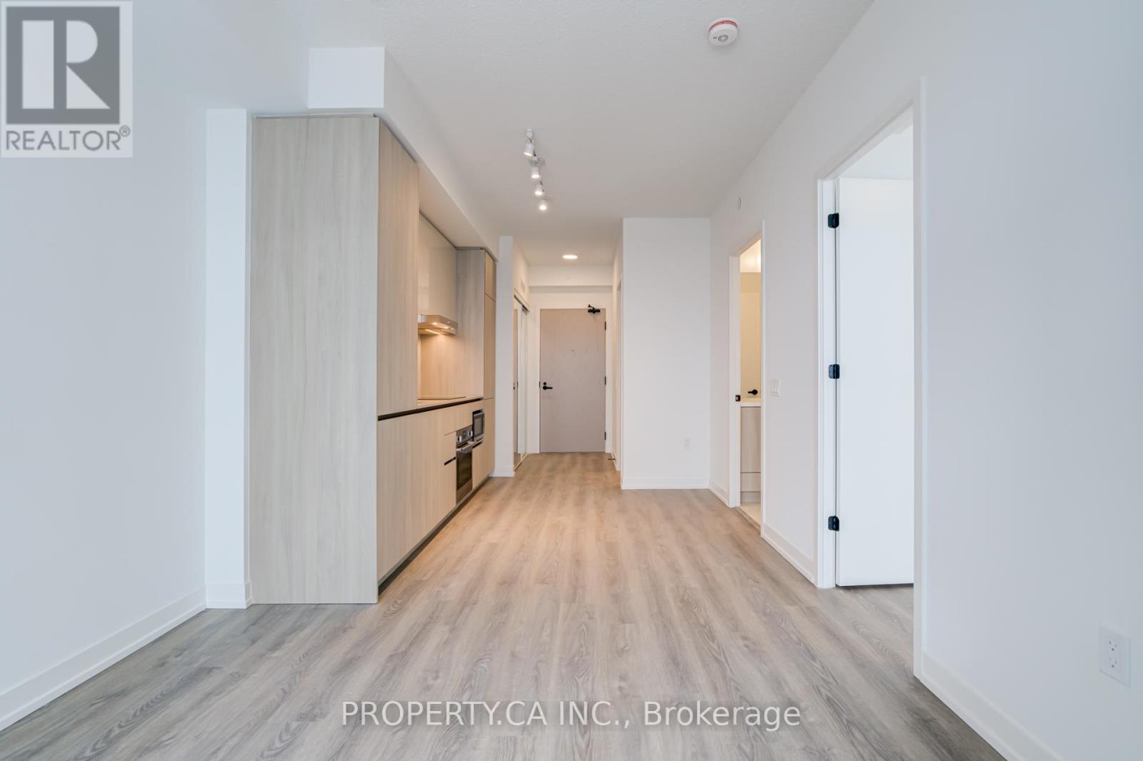 4010 - 8 Interchange Way, Vaughan, Ontario  L4K 5Z7 - Photo 8 - N12612612