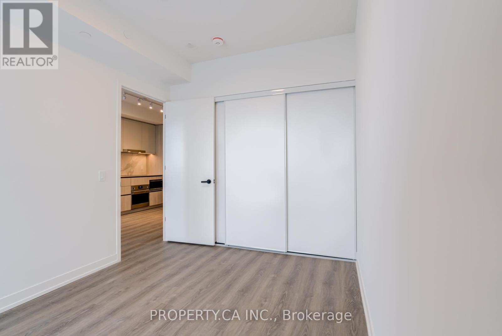 4010 - 8 Interchange Way, Vaughan, Ontario  L4K 5Z7 - Photo 9 - N12612612