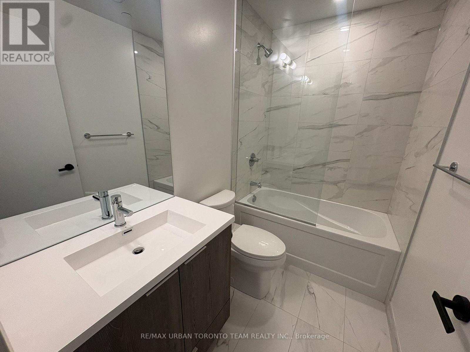 4002 - 8 Interchange Way, Vaughan, Ontario  L4K 5Z7 - Photo 16 - N12612688