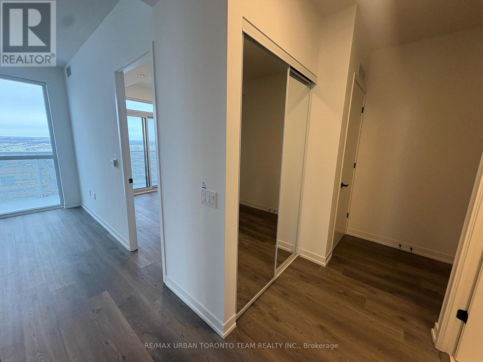 4002 - 8 Interchange Way, Vaughan, Ontario  L4K 5Z7 - Photo 17 - N12612688