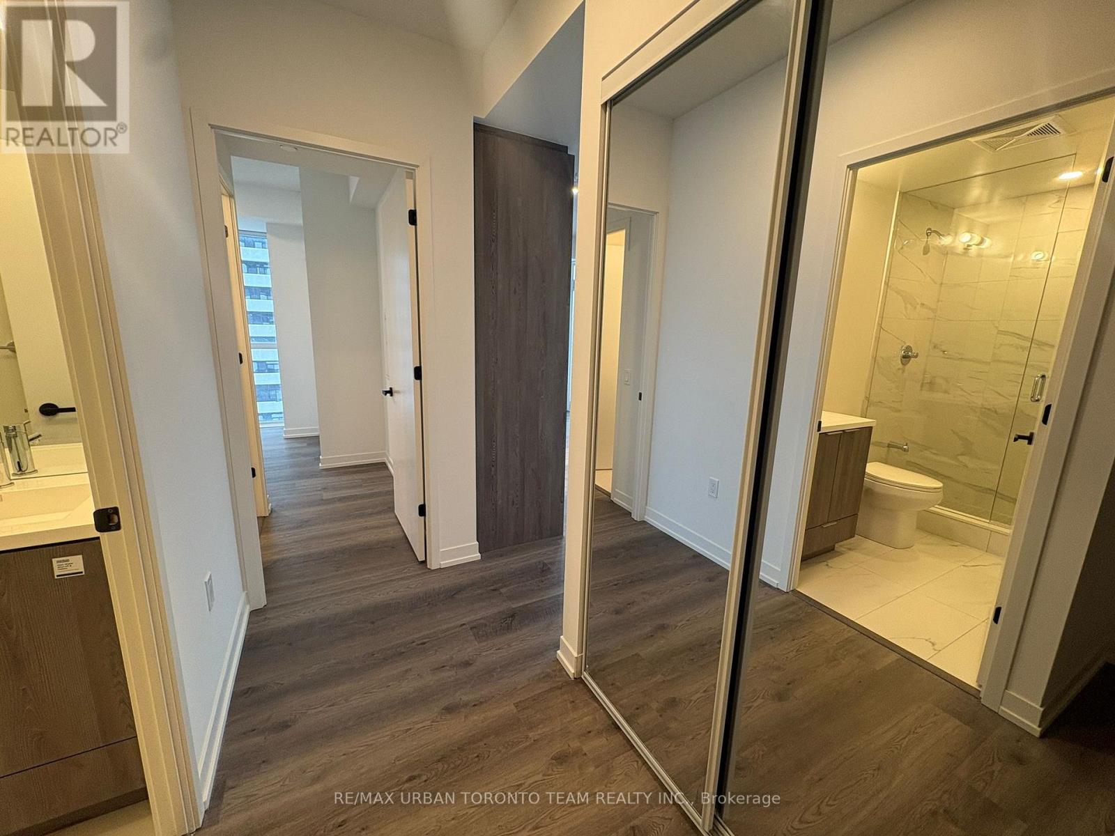 4002 - 8 Interchange Way, Vaughan, Ontario  L4K 5Z7 - Photo 18 - N12612688