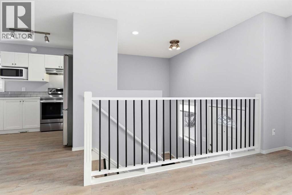 256 Deschner Close, Red Deer, Alberta T4R 3C2 - Photo 6 - A2272429