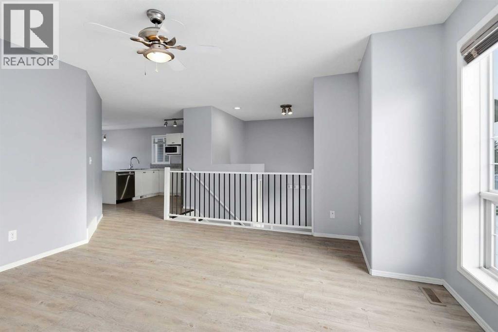 256 Deschner Close, Red Deer, Alberta T4R 3C2 - Photo 7 - A2272429