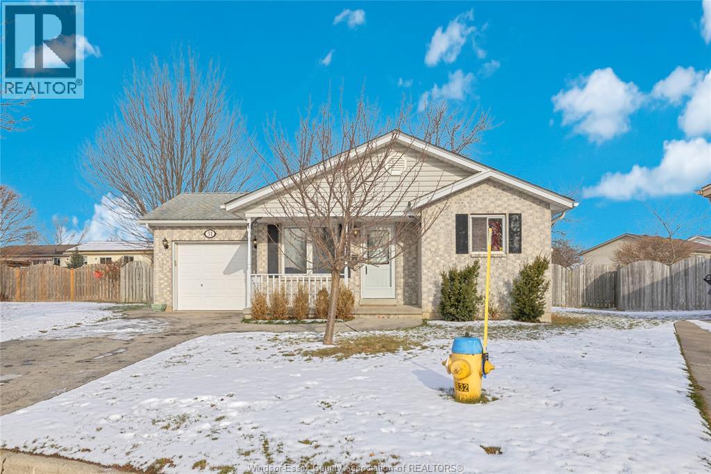 MLS# 25031439: 31 ALLEN COURT, Amherstburg, Canada