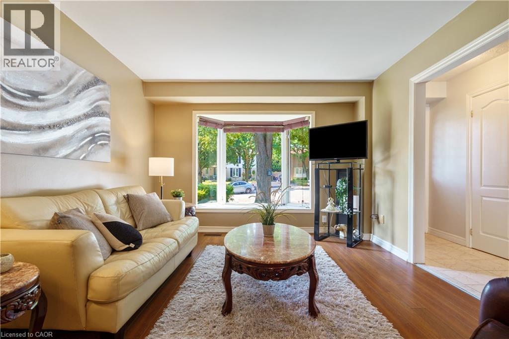 10 Glen Eden Court, Hamilton, Ontario  L9C 6H6 - Photo 6 - 40793033