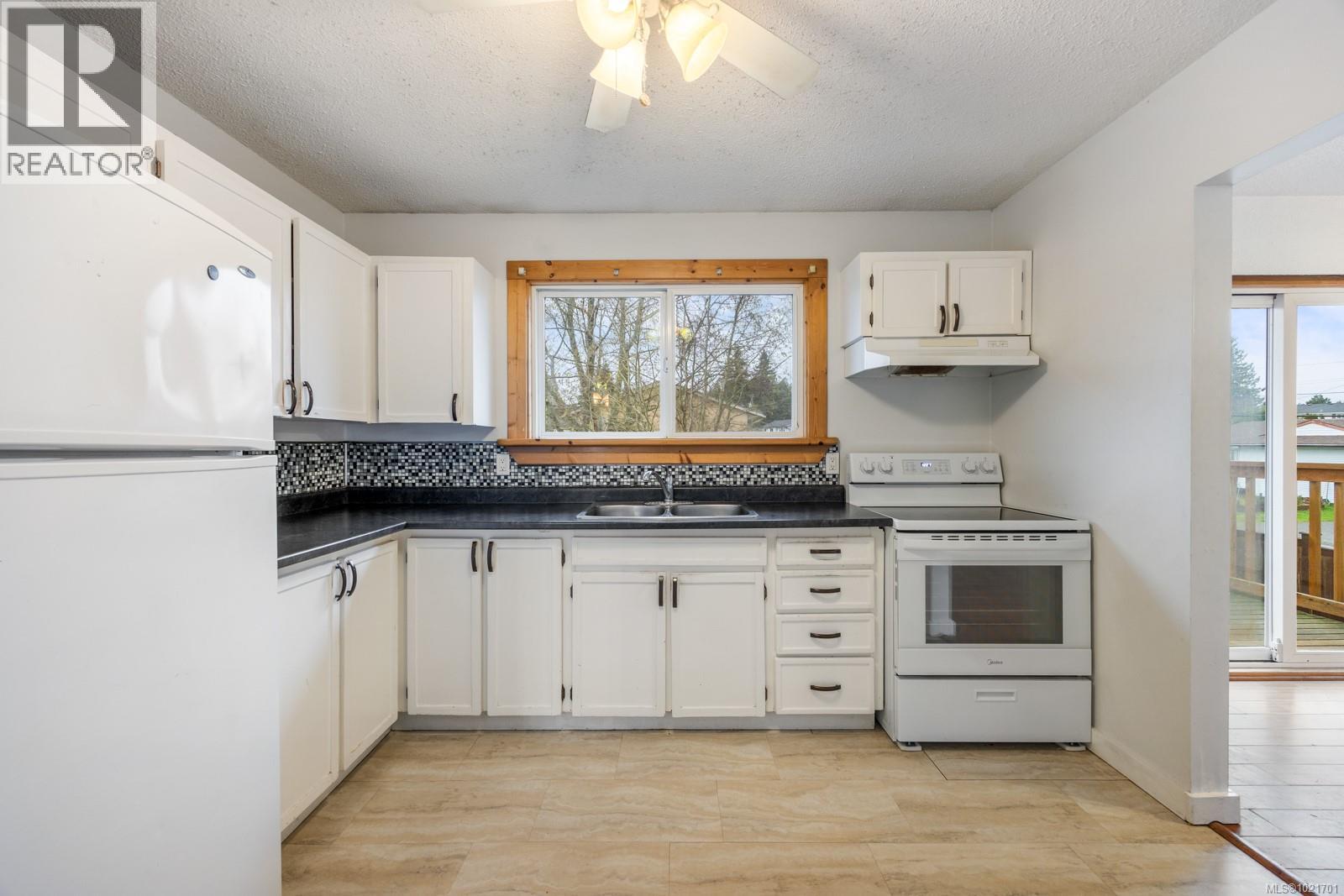 2295 Fitzgerald Ave, Courtenay, British Columbia  V9N 6J4 - Photo 8 - 1021701