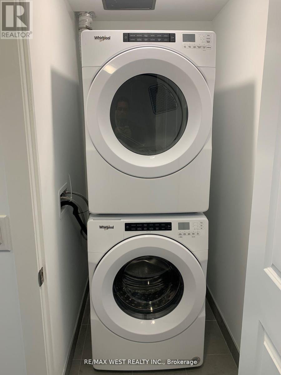 802 - 1063 Douglas Mccurdy Comm Circle, Mississauga (Port Credit), Ontario  L5L 3H9 - Photo 13 - W12612610