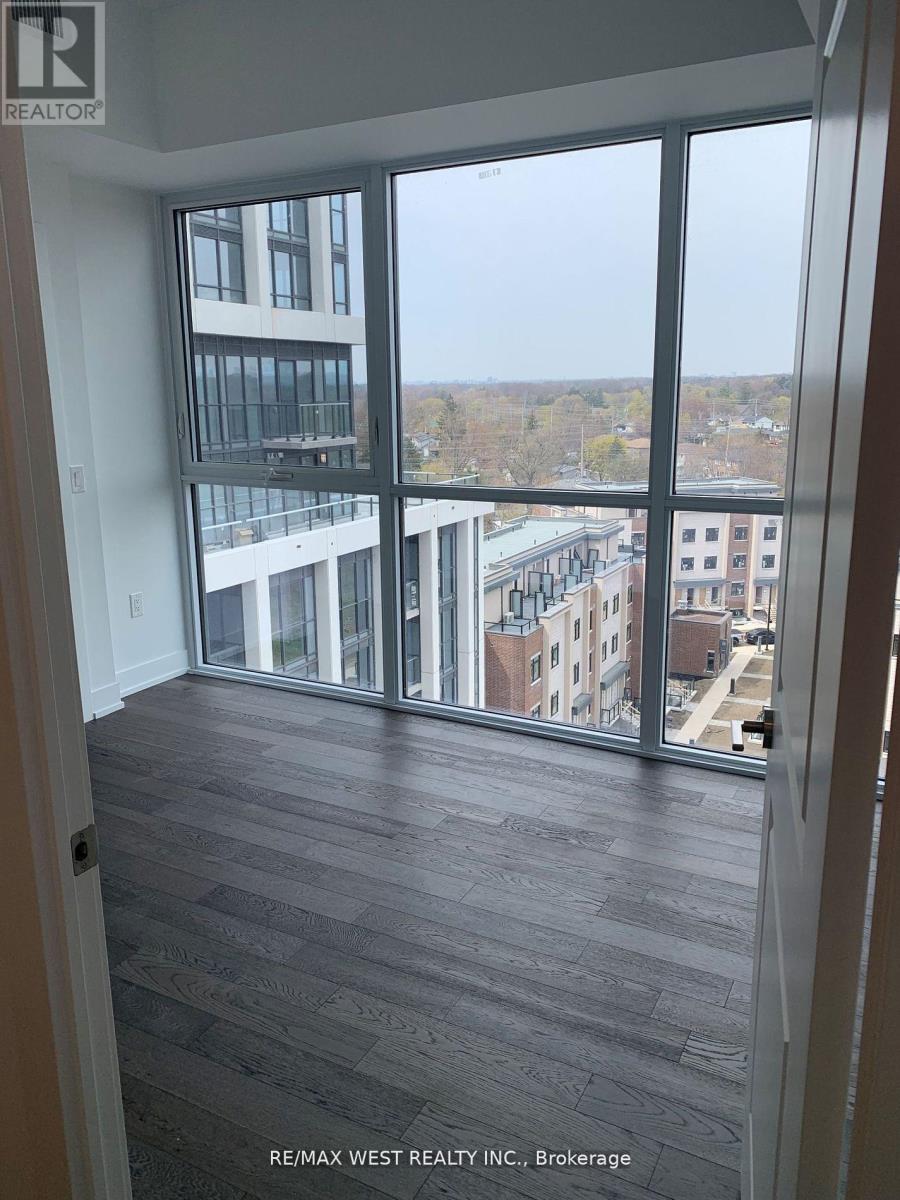 802 - 1063 Douglas Mccurdy Comm Circle, Mississauga (Port Credit), Ontario  L5L 3H9 - Photo 6 - W12612610