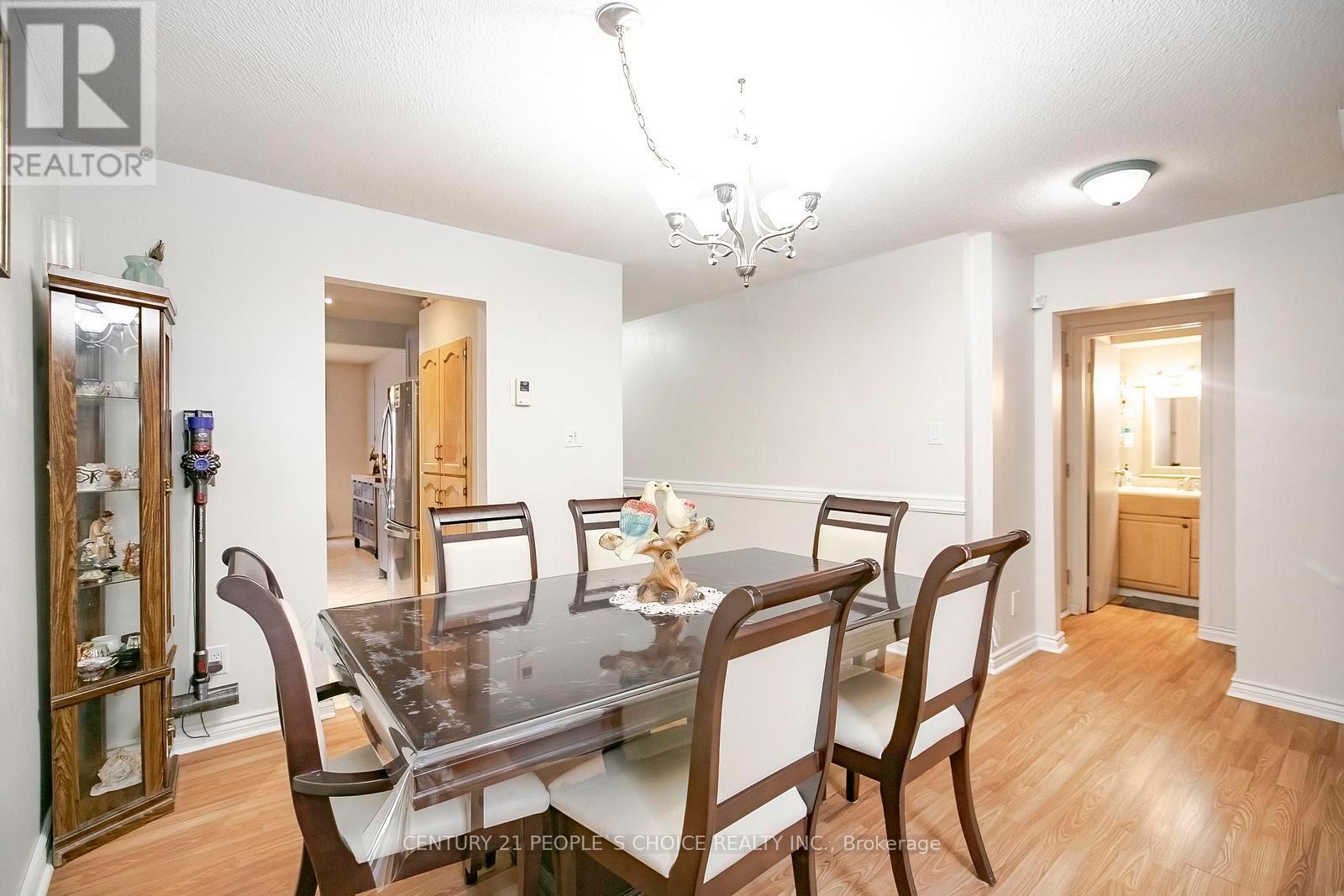 17 Ashurst Crescent, Brampton, Ontario  L6V 3N6 - Photo 10 - W12612642