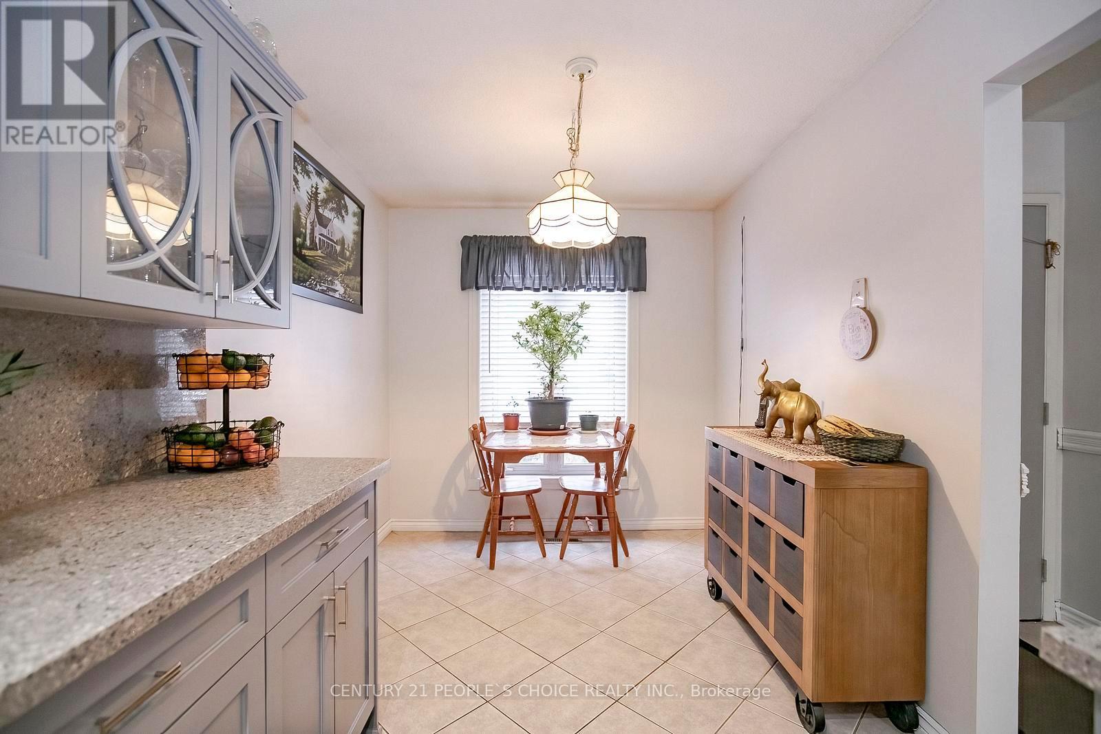 17 Ashurst Crescent, Brampton, Ontario  L6V 3N6 - Photo 14 - W12612642