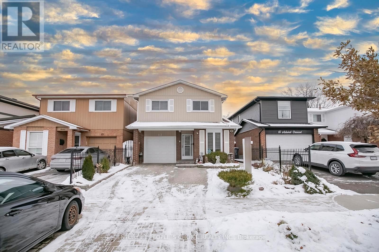 17 Ashurst Crescent, Brampton, Ontario  L6V 3N6 - Photo 2 - W12612642