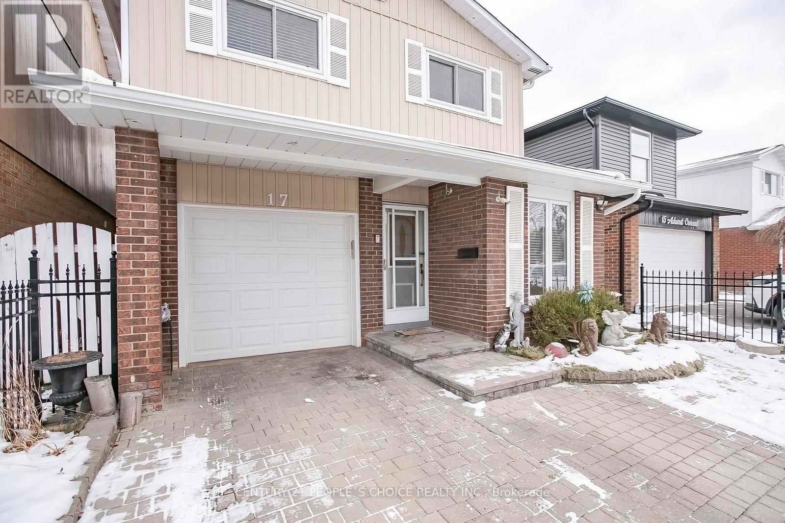 17 Ashurst Crescent, Brampton, Ontario  L6V 3N6 - Photo 4 - W12612642