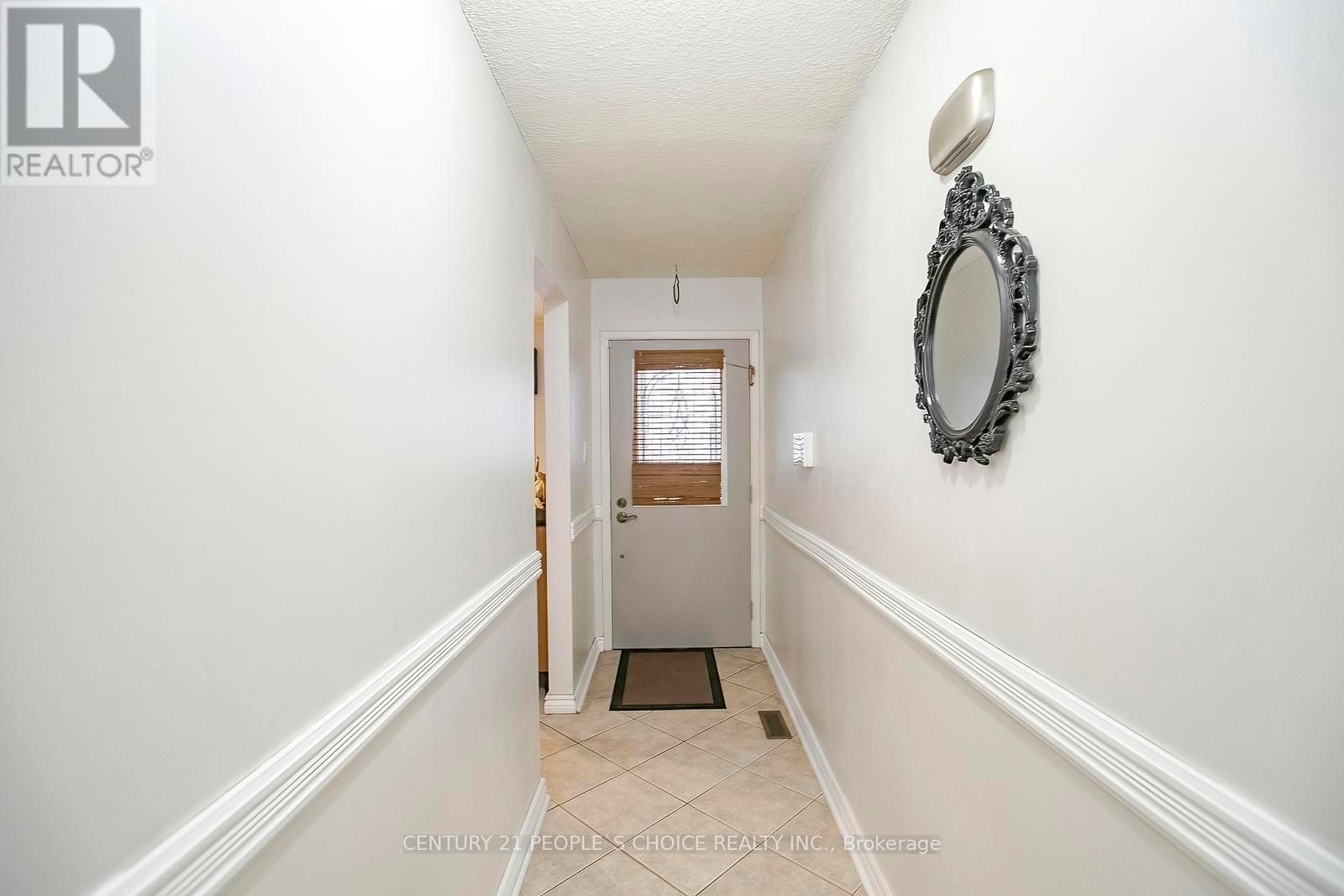 17 Ashurst Crescent, Brampton, Ontario  L6V 3N6 - Photo 6 - W12612642