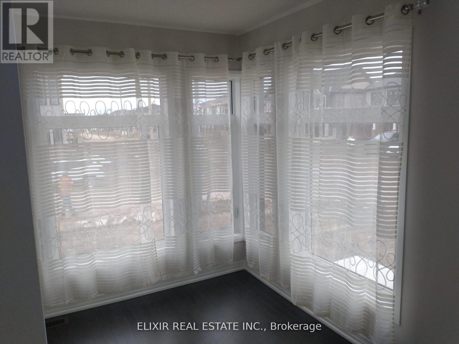 3 Weylie Street E, Hamilton (Mount Hope), Ontario  L0R 1W0 - Photo 15 - X12612600