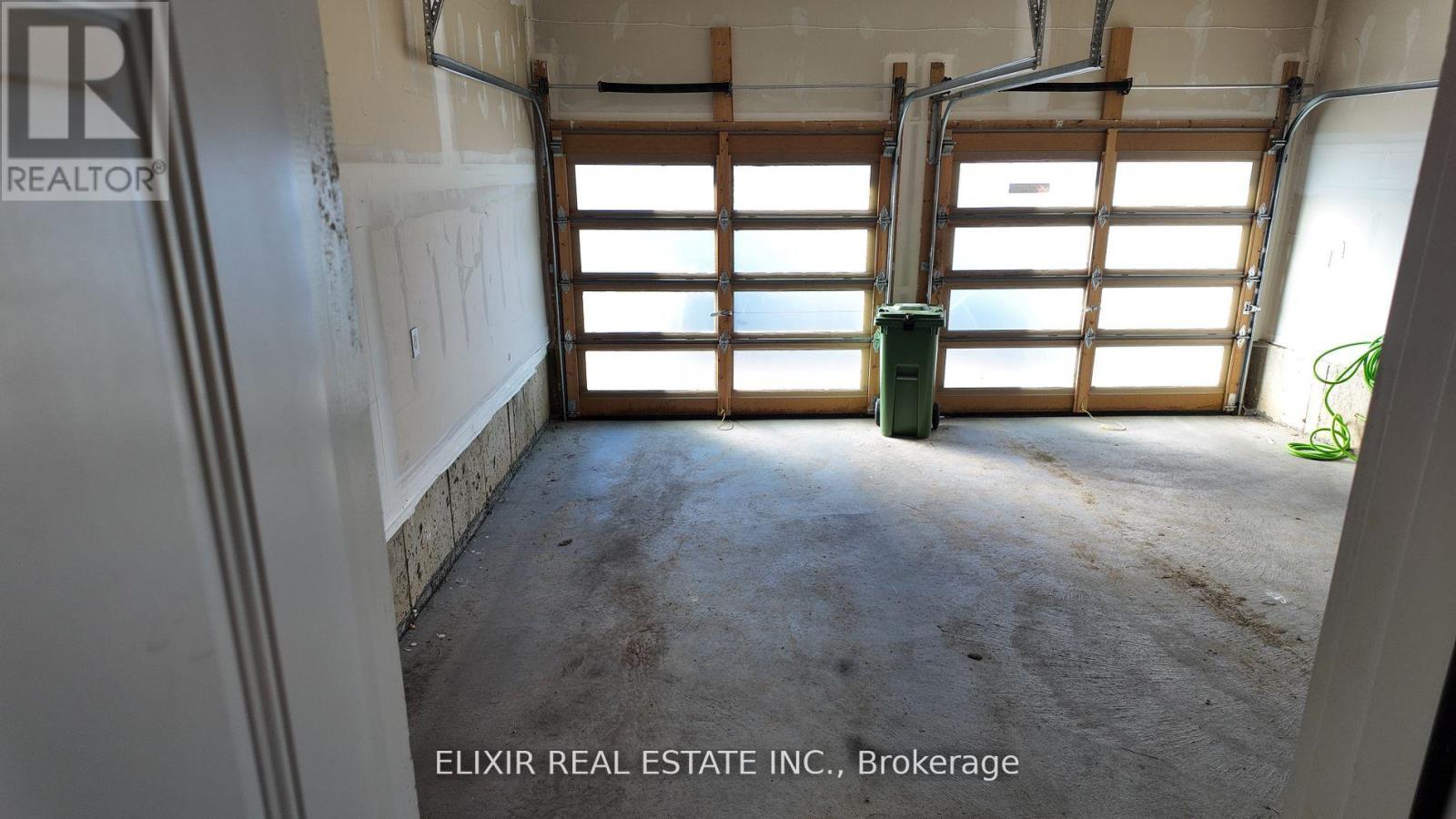 3 Weylie Street E, Hamilton (Mount Hope), Ontario  L0R 1W0 - Photo 17 - X12612600