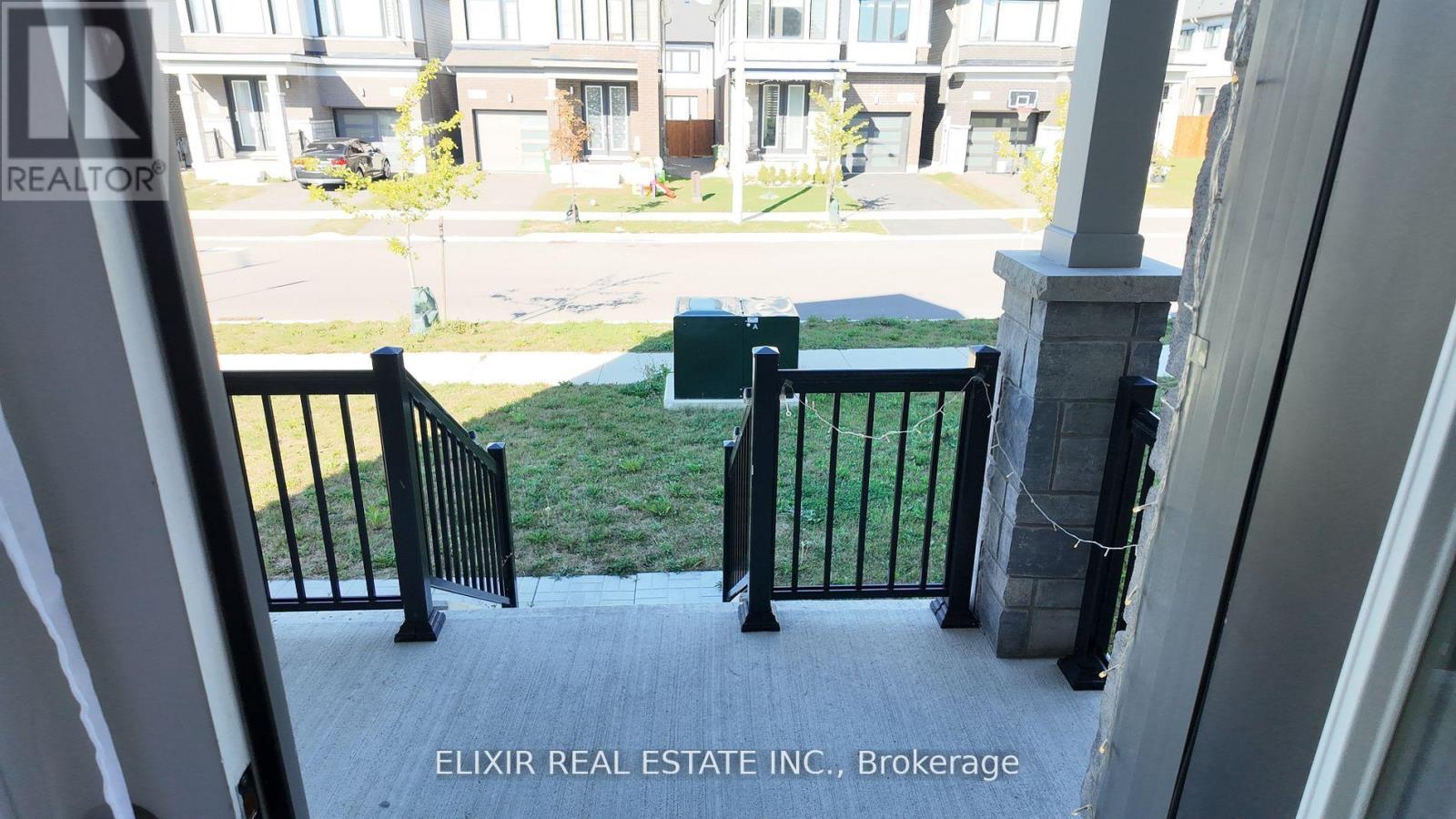 3 Weylie Street E, Hamilton (Mount Hope), Ontario  L0R 1W0 - Photo 3 - X12612600