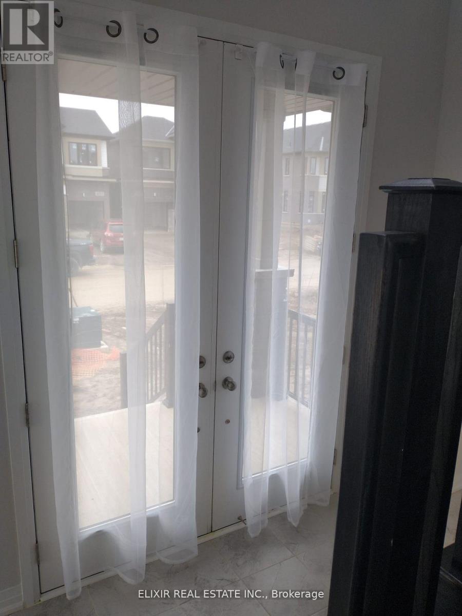 3 Weylie Street E, Hamilton (Mount Hope), Ontario  L0R 1W0 - Photo 4 - X12612600