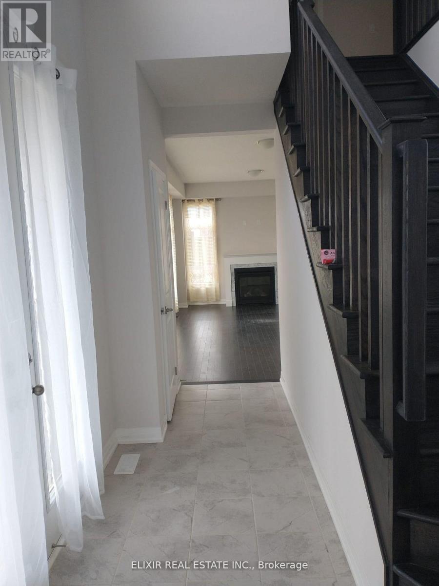 3 Weylie Street E, Hamilton (Mount Hope), Ontario  L0R 1W0 - Photo 9 - X12612600