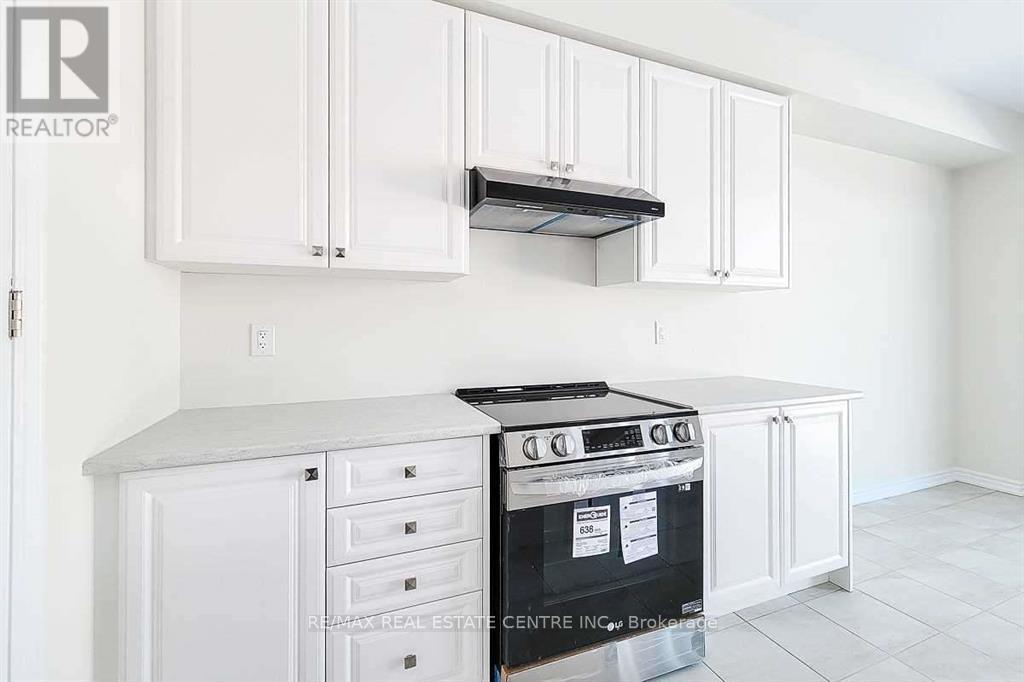 23 Hawick Crescent, Haldimand, Ontario  N3W 0G6 - Photo 13 - X12612614