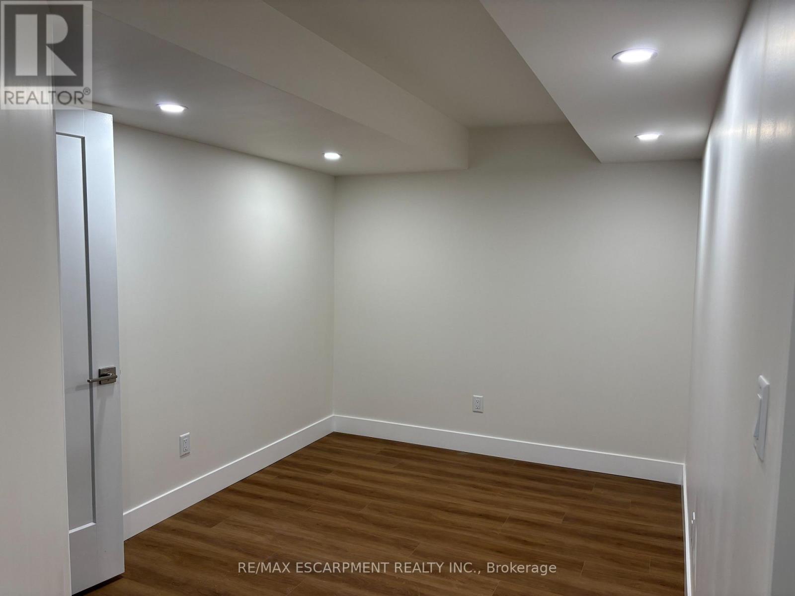 10 - 149 St Catharines Street, West Lincoln (Smithville), Ontario  L0R 2A0 - Photo 21 - X12612638