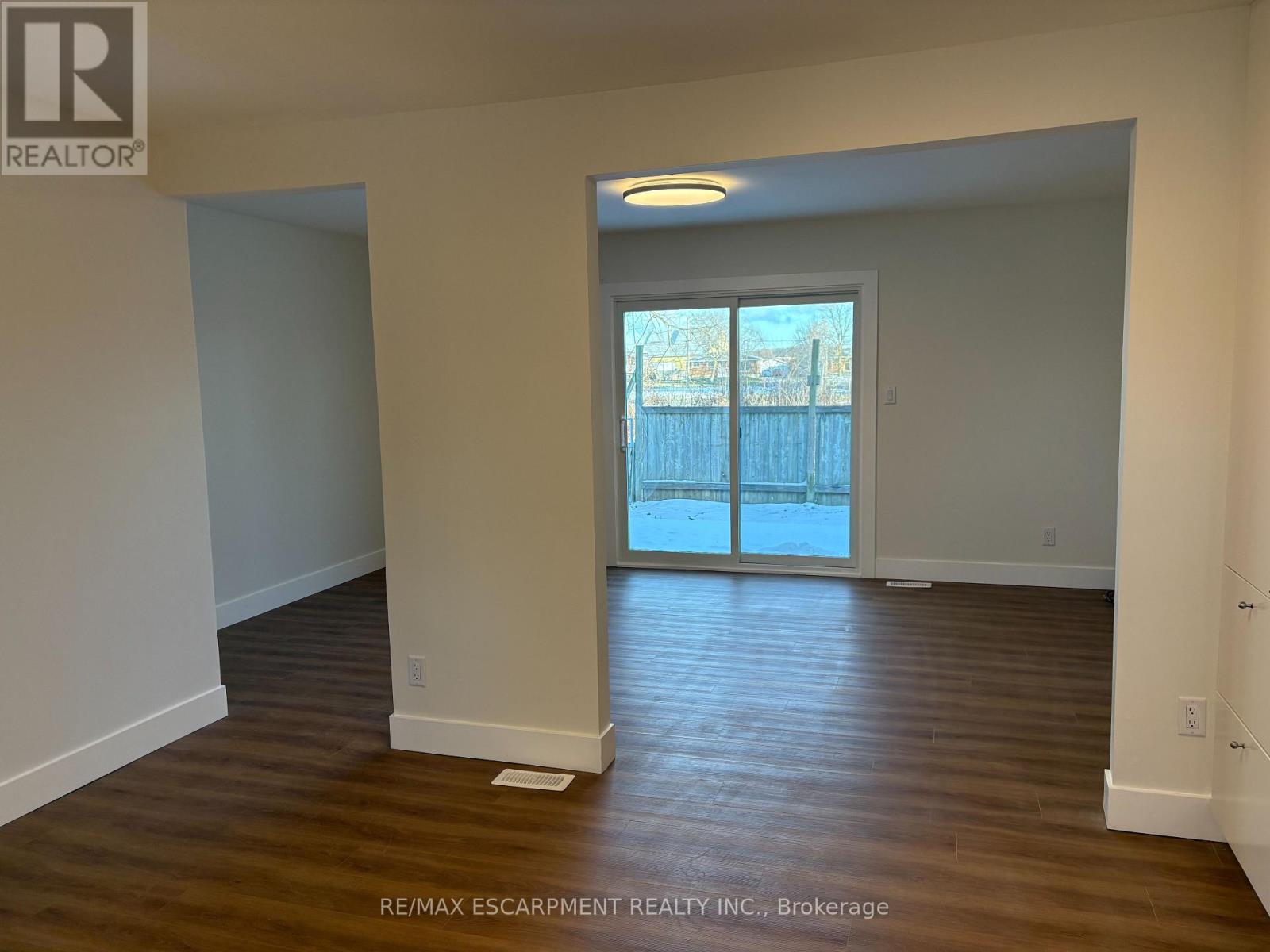 10 - 149 St Catharines Street, West Lincoln (Smithville), Ontario  L0R 2A0 - Photo 4 - X12612638