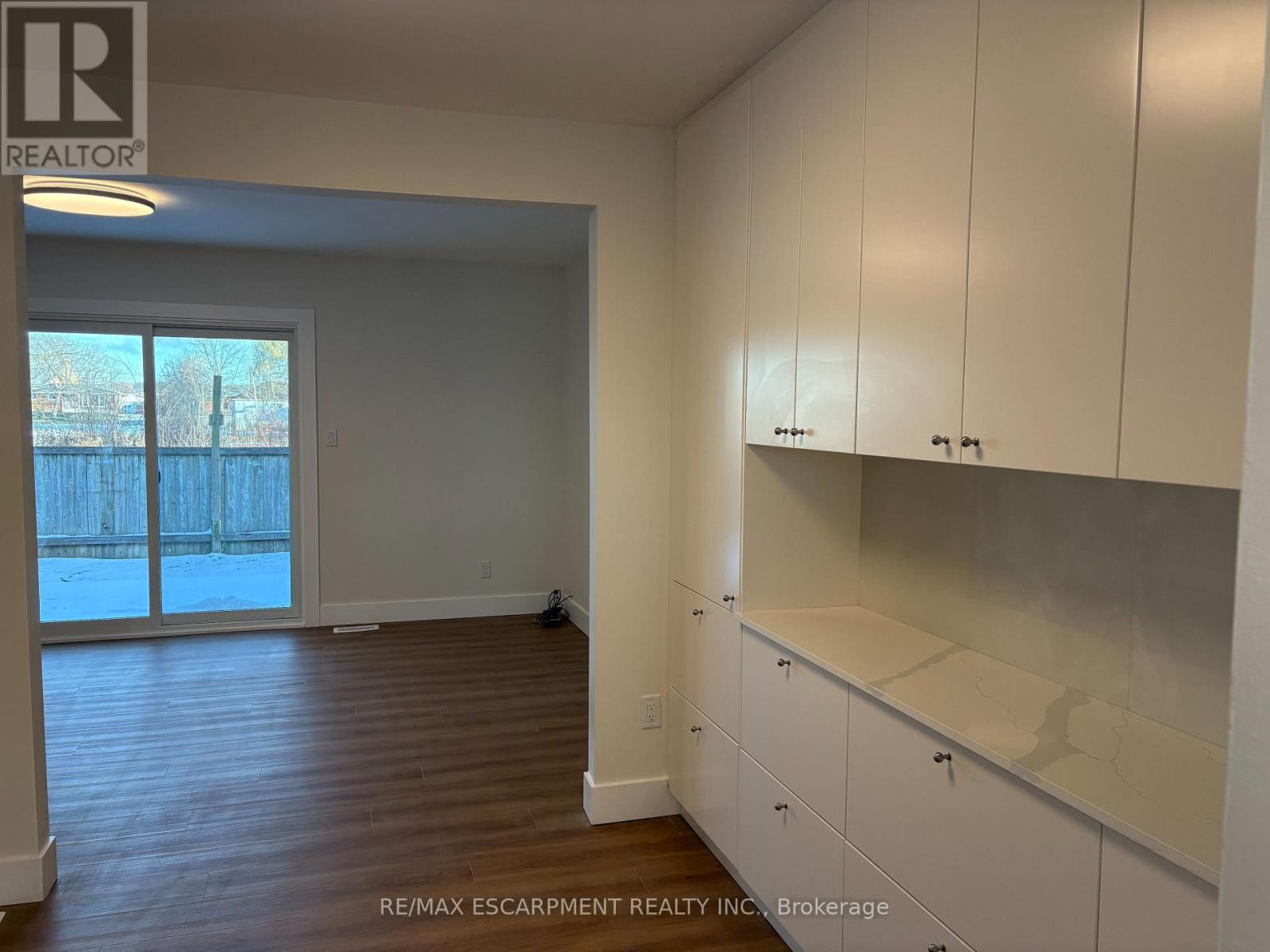 10 - 149 St Catharines Street, West Lincoln (Smithville), Ontario  L0R 2A0 - Photo 8 - X12612638