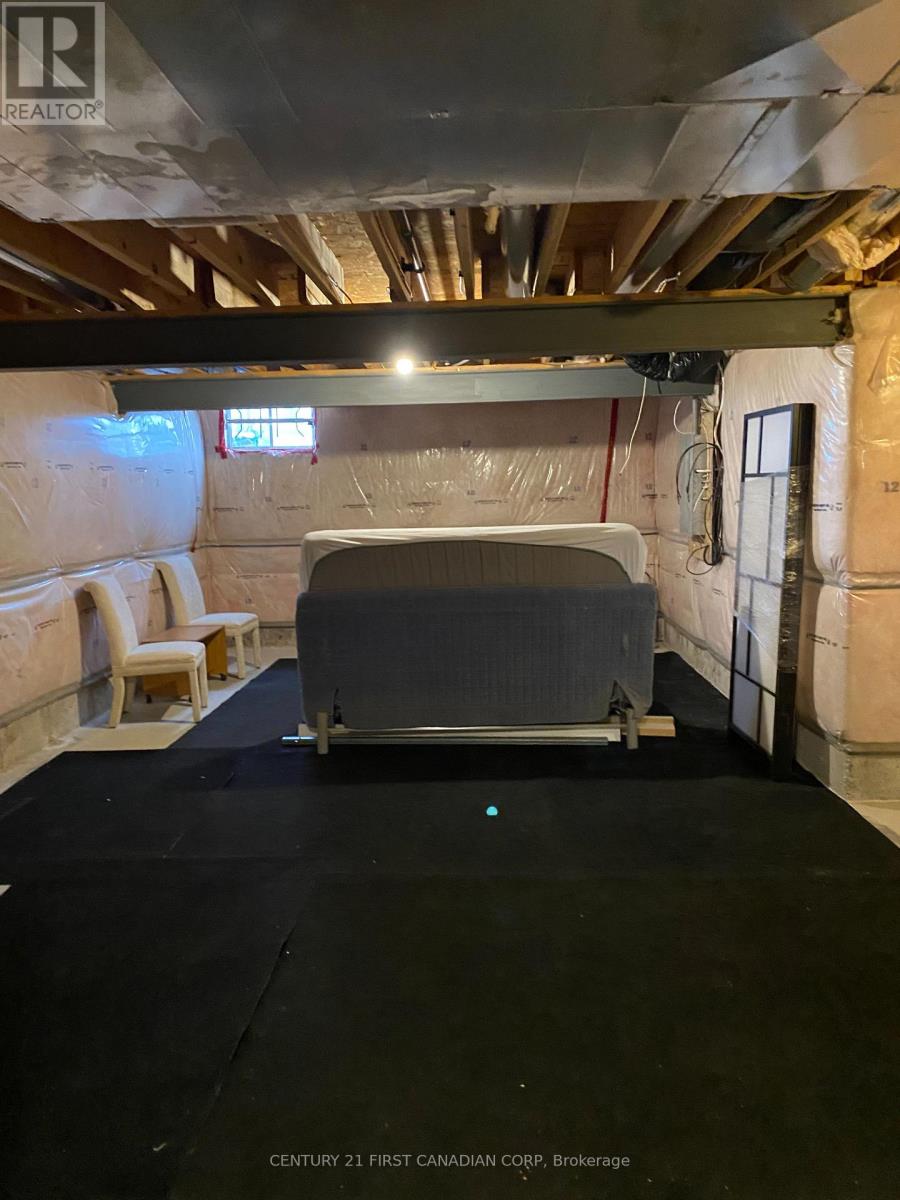 811 Silverfox Crescent, London North, Ontario  N6G 0K2 - Photo 16 - X12539376