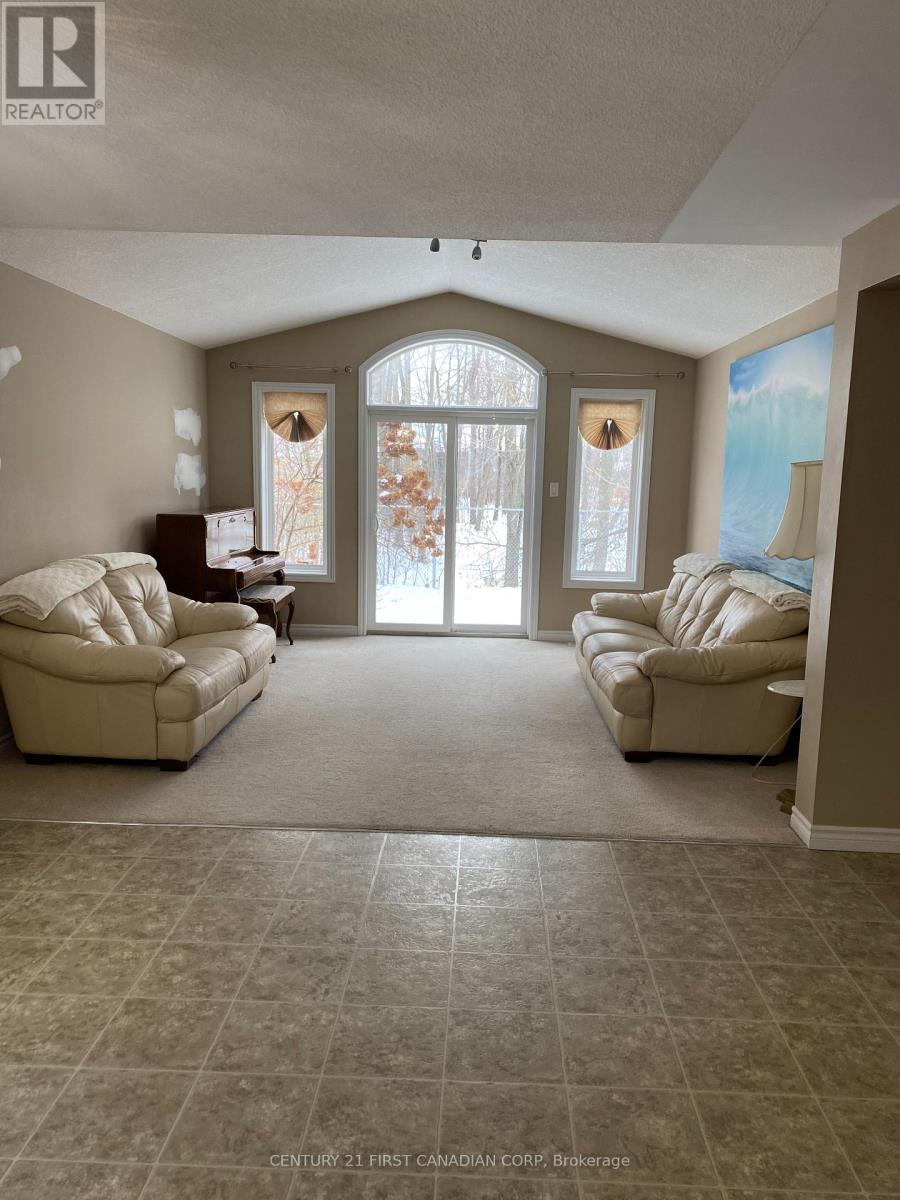 811 Silverfox Crescent, London North, Ontario  N6G 0K2 - Photo 4 - X12539376