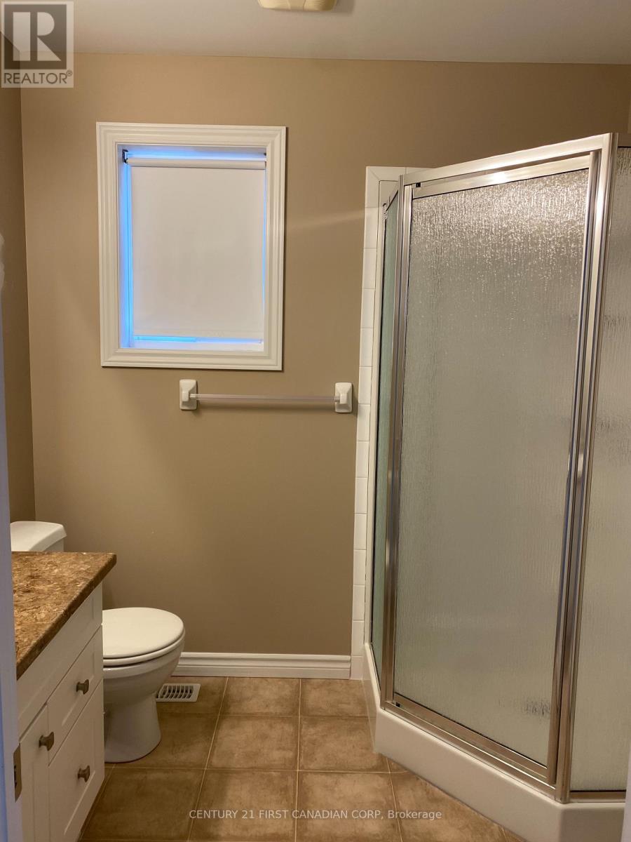 811 Silverfox Crescent, London North, Ontario  N6G 0K2 - Photo 13 - X12539376