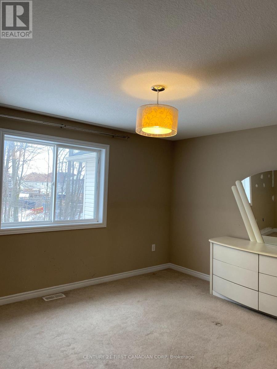 811 Silverfox Crescent, London North, Ontario  N6G 0K2 - Photo 8 - X12539376