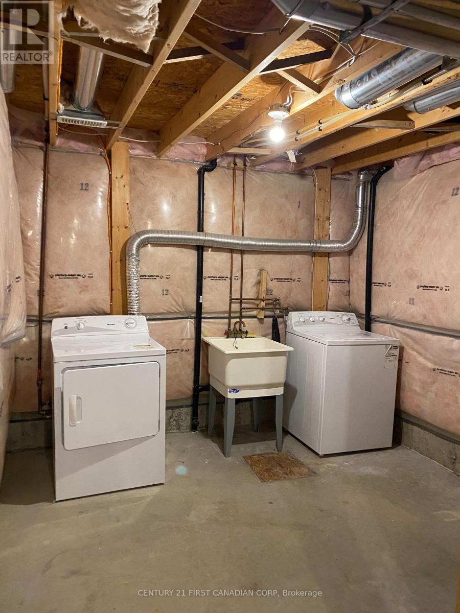 811 Silverfox Crescent, London North, Ontario  N6G 0K2 - Photo 15 - X12539376