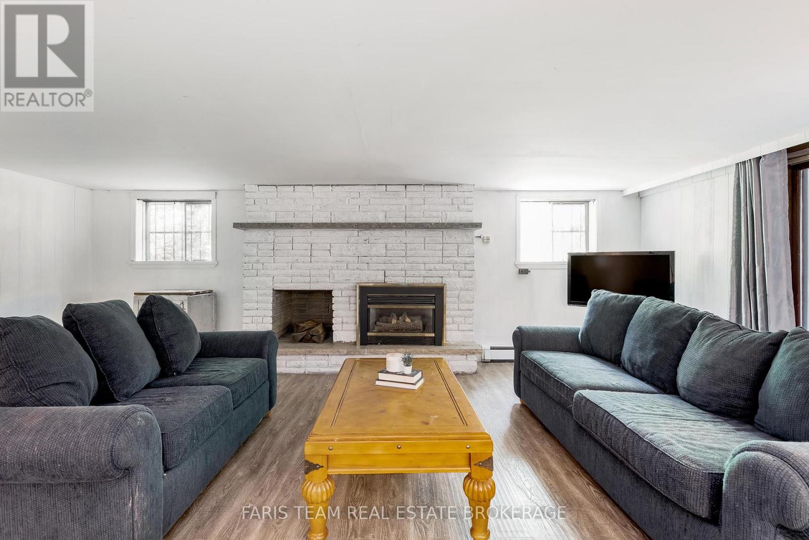 256 Knox Road E, Wasaga Beach, Ontario  L9Z 2T5 - Photo 19 - S12440494