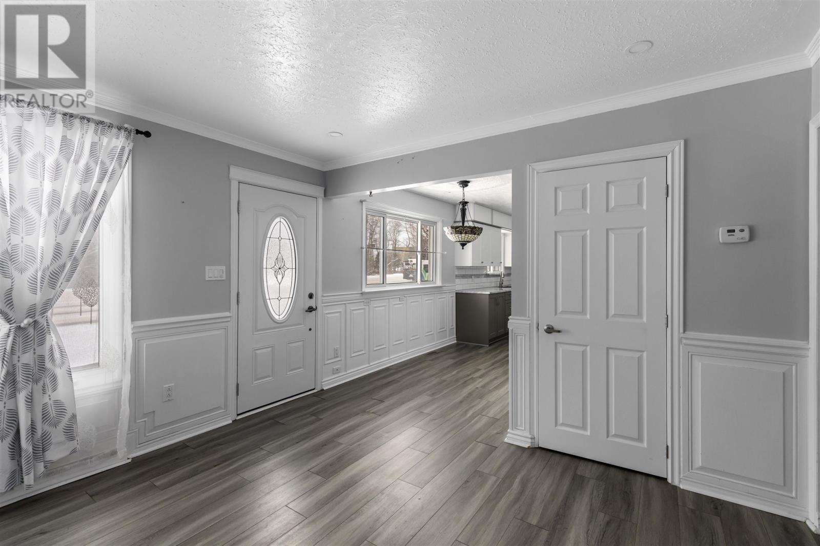 263 Second Lin E, Sault Ste. Marie, Ontario  P6C 2M5 - Photo 5 - SM253433