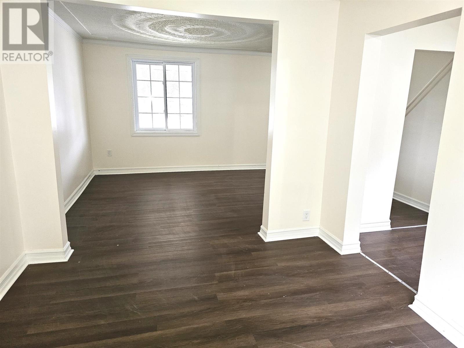 104 London St, Sault Ste. Marie, Ontario P6A 2S4 - Photo 6 - SM253439