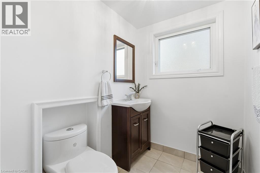 2435 Dorchester Road, Niagara Falls, Ontario  L2J 2Y9 - Photo 22 - 40788997