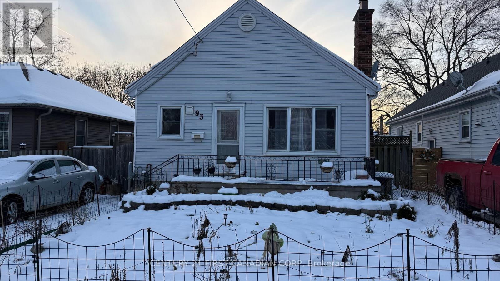 93 ELGIN STREET, london east (east m), Ontario