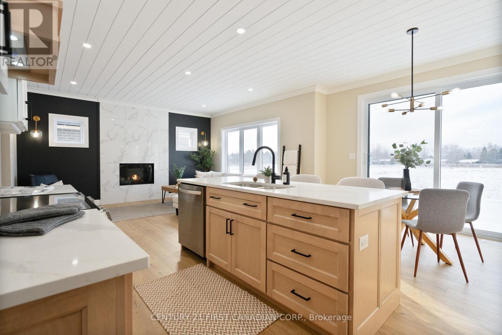 25 Sheldabren Street, North Middlesex, Ontario  N0M 1A0 - Photo 14 - X12612862