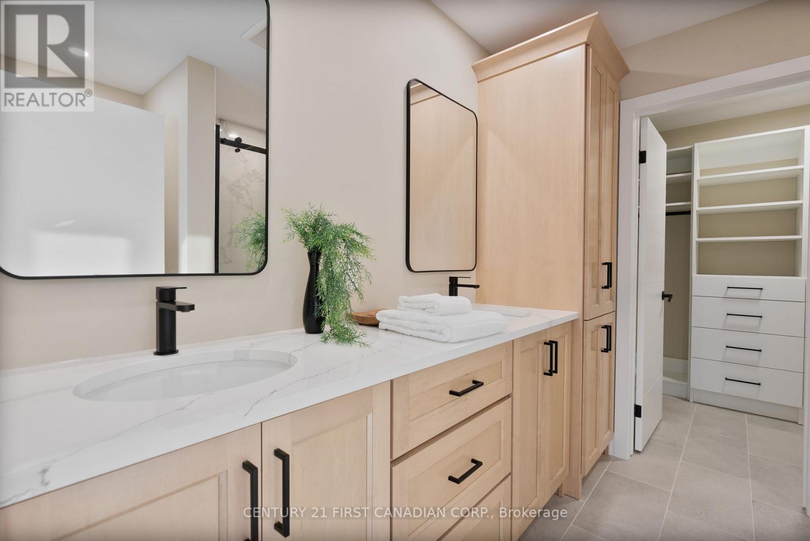 25 Sheldabren Street, North Middlesex, Ontario  N0M 1A0 - Photo 22 - X12612862