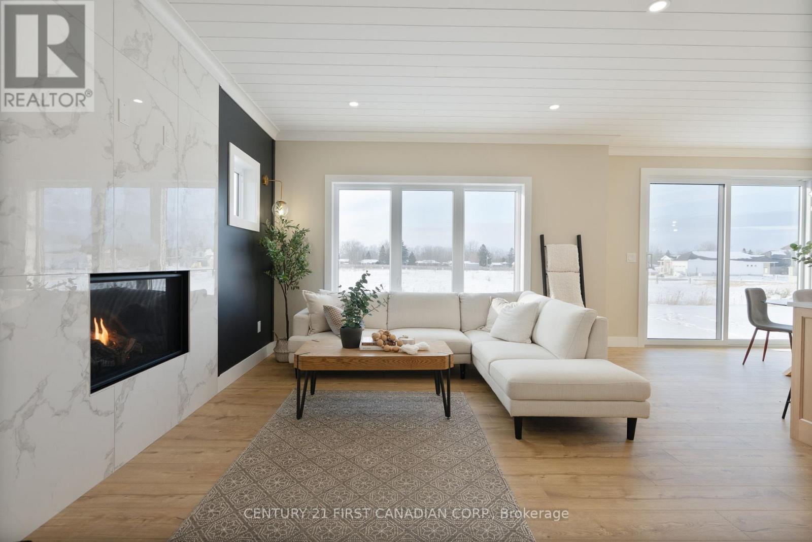 25 Sheldabren Street, North Middlesex, Ontario  N0M 1A0 - Photo 8 - X12612862